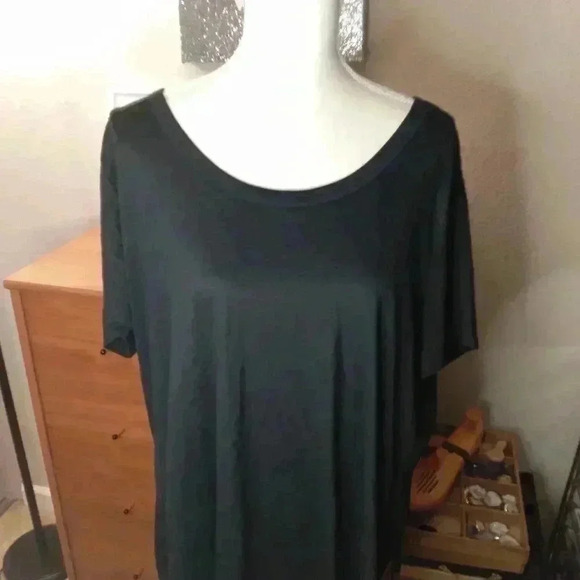 Lane Bryant embroidery with tie back black top sz 22/24 - Picture 2 of 5